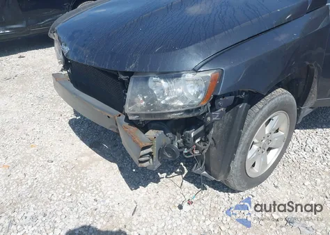 2014 Jeep Compass Sport z USA, uszkodzony, nr VIN 1C4NJCBA4ED747529